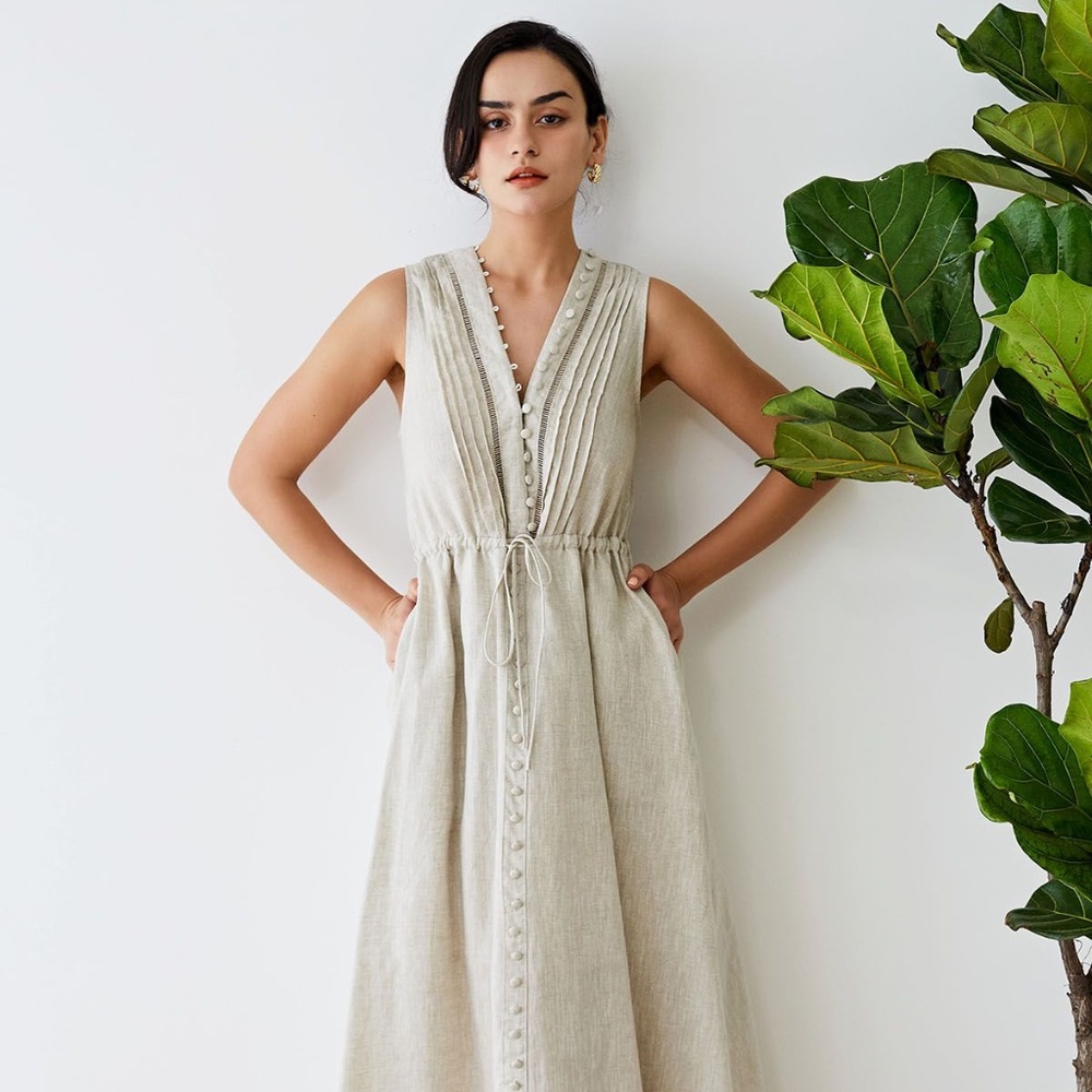 Chicwish V-Neck Buttoned Sleeveless Dress in Linen